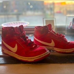 Vintage red Nikes 7